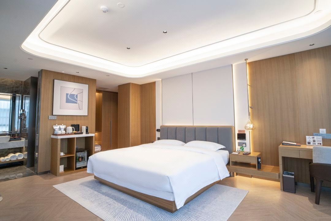武汉黄陂盘龙城的武汉空港逸衡酒店，定位高端度假旅游，将于 3 月初开业